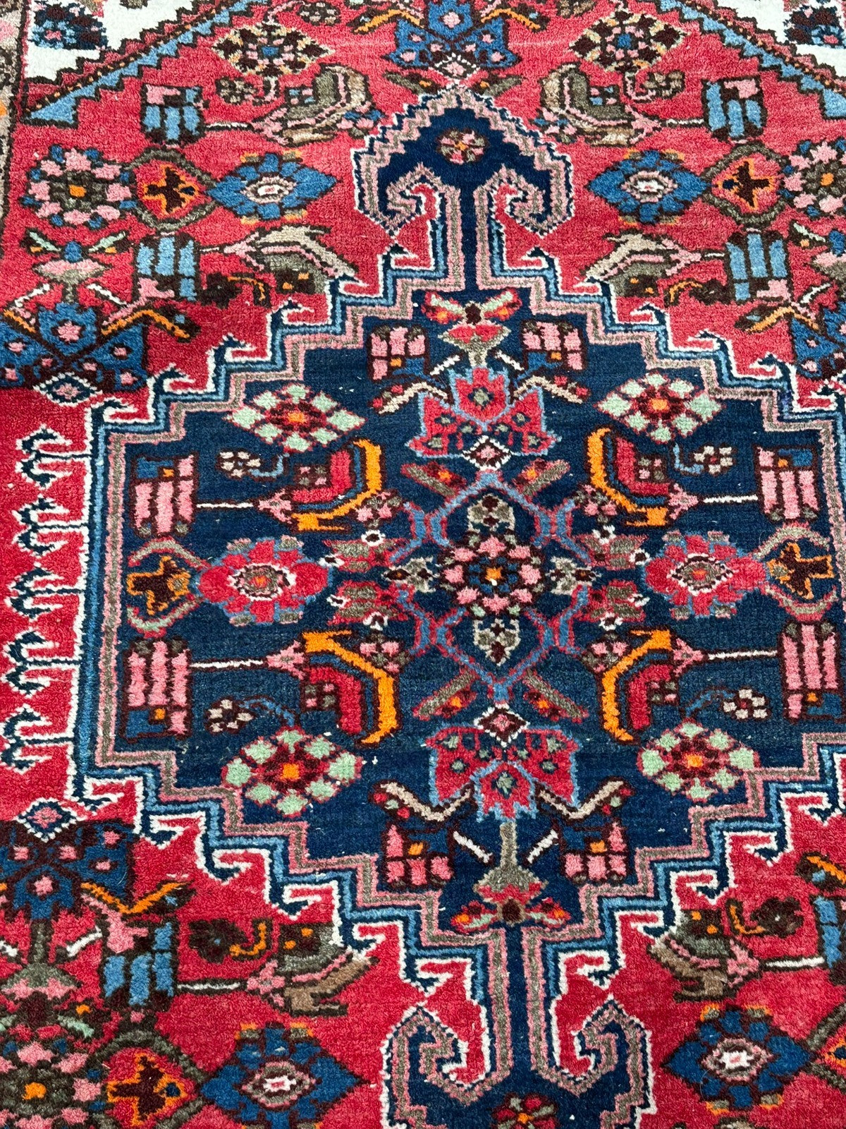 Orientteppich im Hamadan-Stil handgeknüpft rot blau Medaillon 207 X 131 Cm