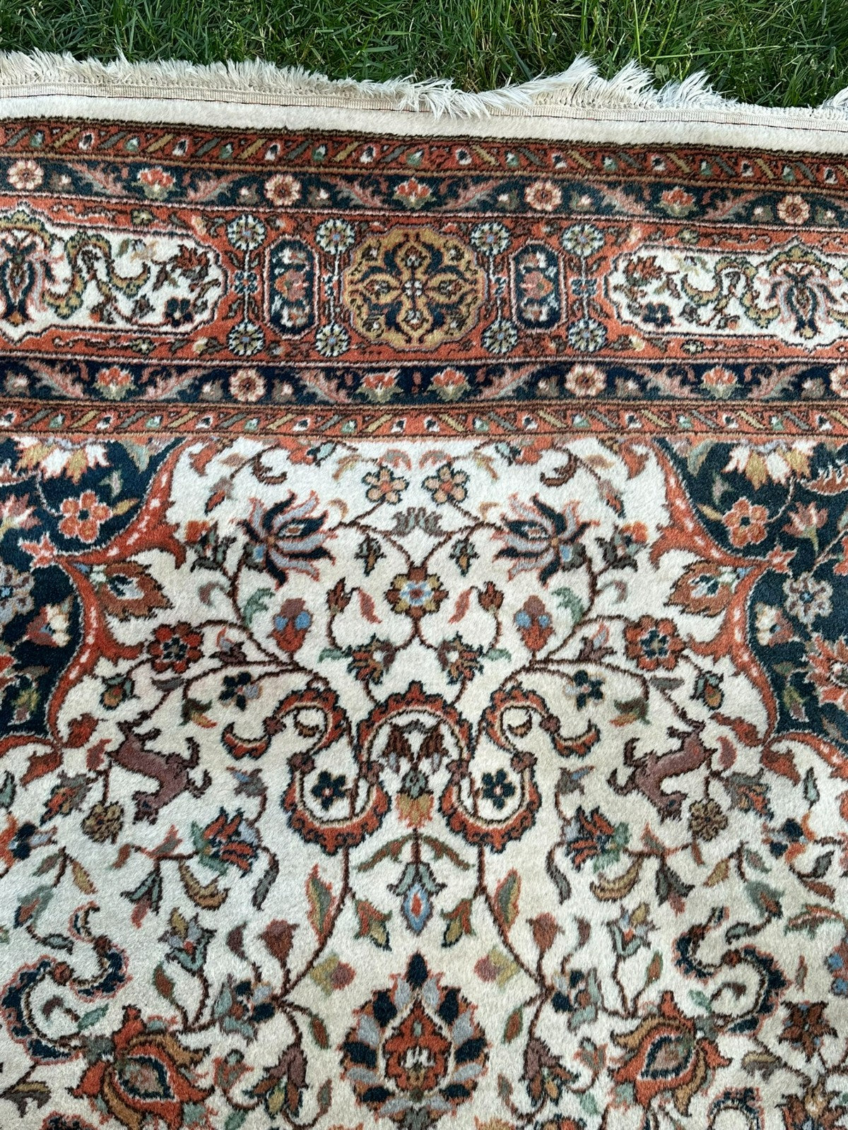 Orientteppich Täbriz-Stil 288x185 Wolle handgeknüpft Medaillon Tiere Creme