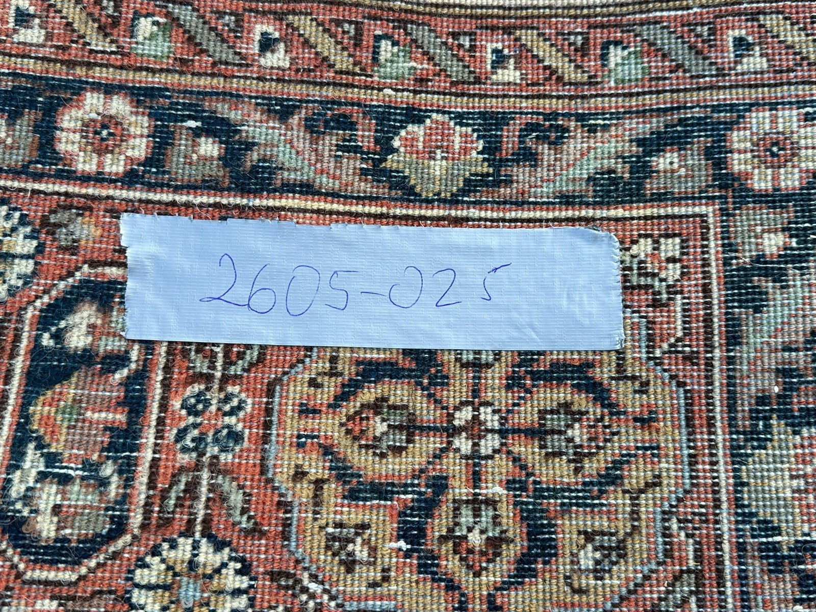 Orientteppich Täbriz-Stil 288x185 Wolle handgeknüpft Medaillon Tiere Creme