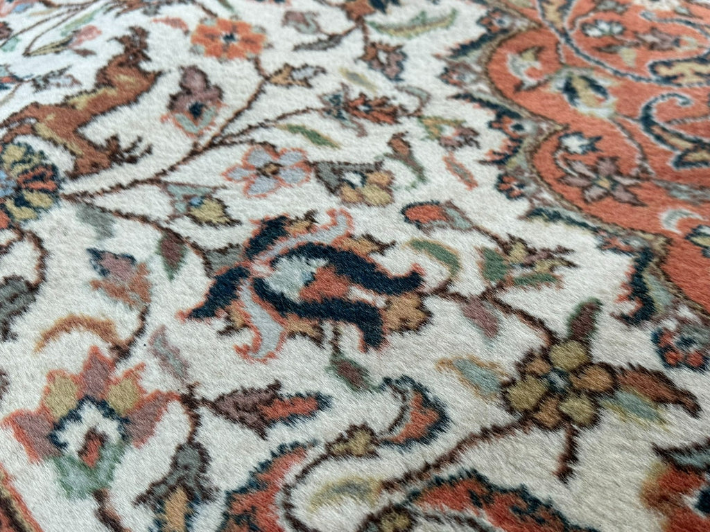 Orientteppich Täbriz-Stil 288x185 Wolle handgeknüpft Medaillon Tiere Creme