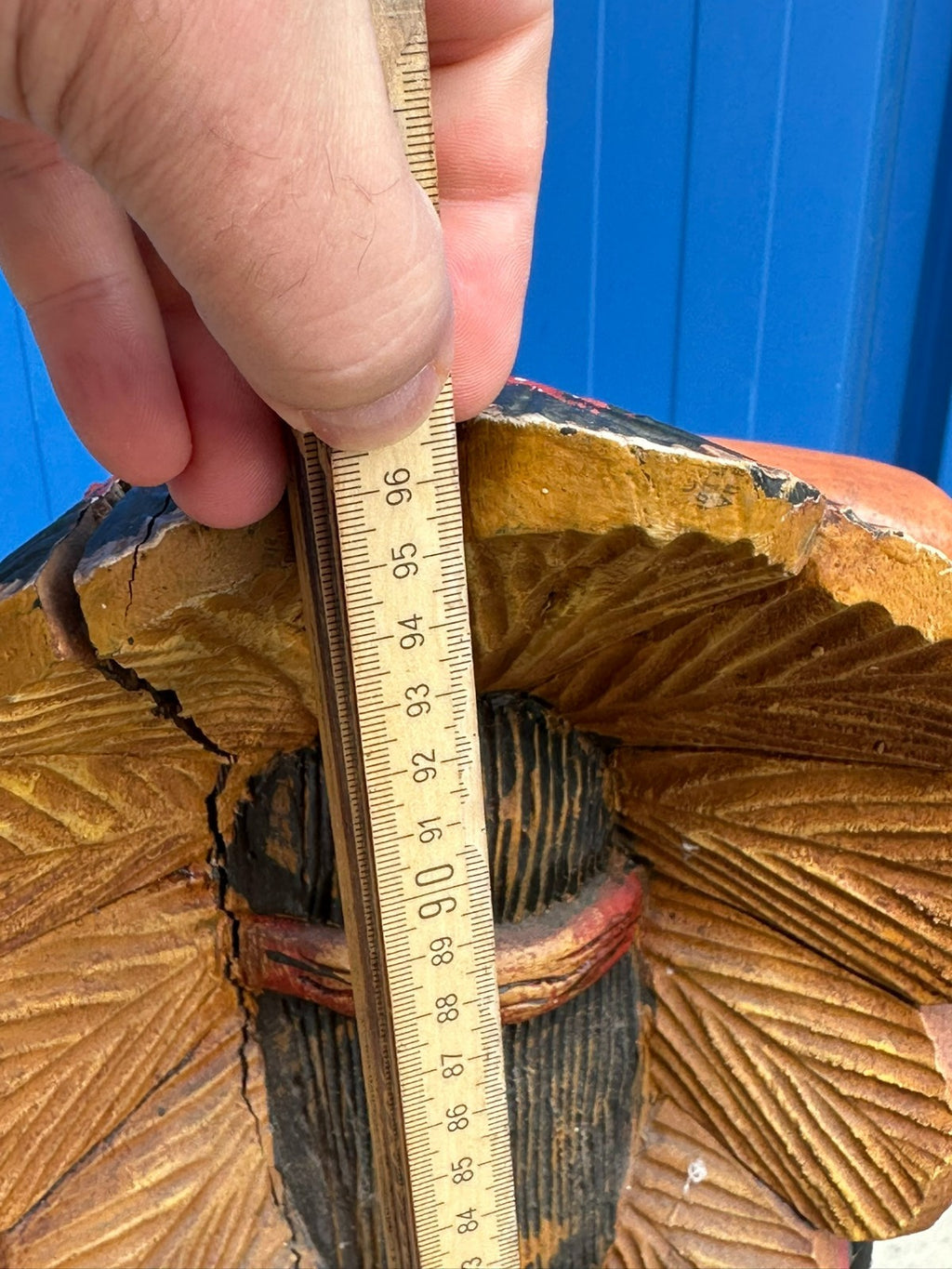 96cm grosse Skulptur aus Holz handbemalt Indianer