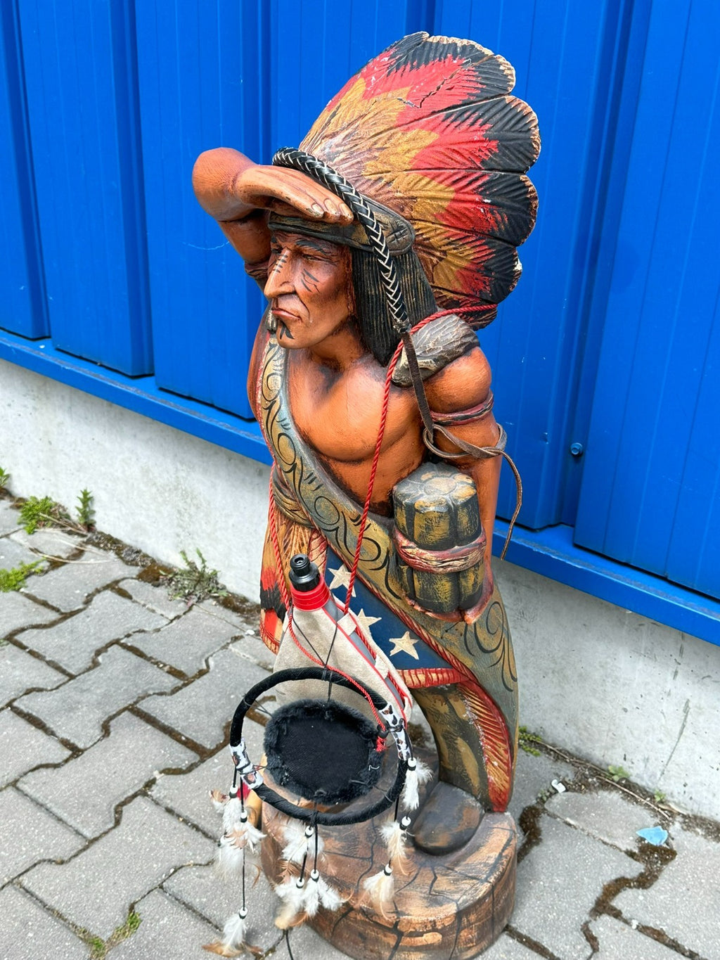 96cm grosse Skulptur aus Holz handbemalt Indianer
