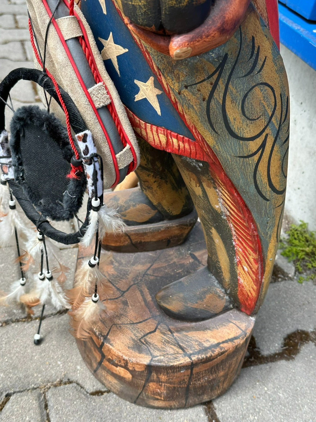 96cm grosse Skulptur aus Holz handbemalt Indianer