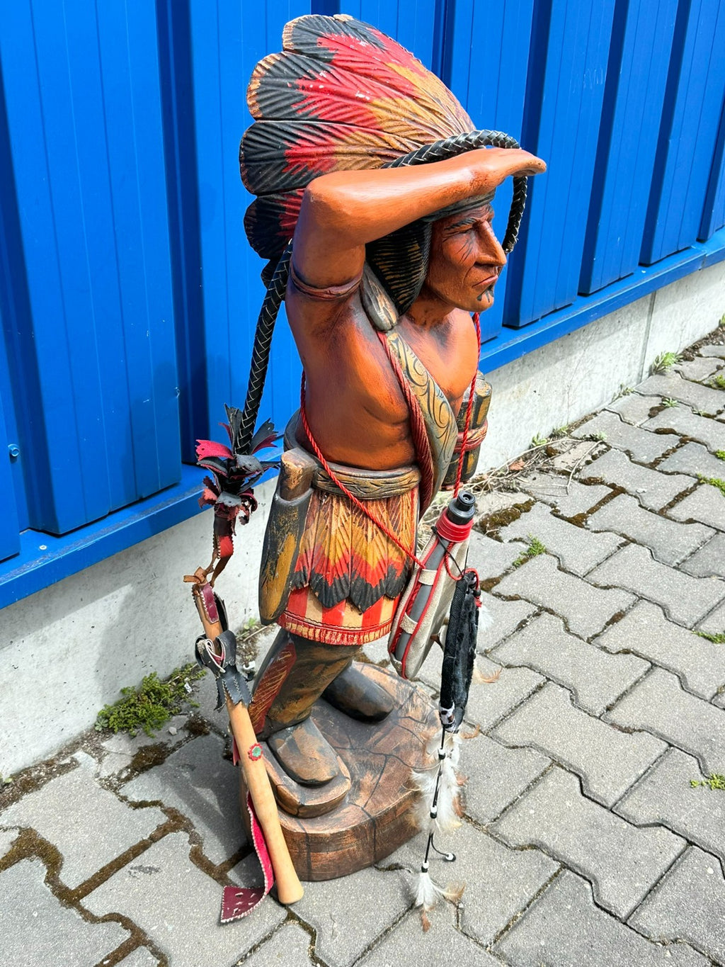 96cm grosse Skulptur aus Holz handbemalt Indianer