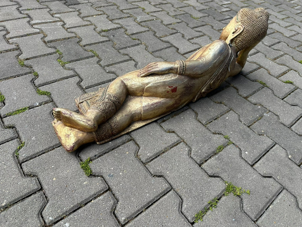 Grosse Thailändische Skulptur aus Holz vergoldet liegender Buddha
