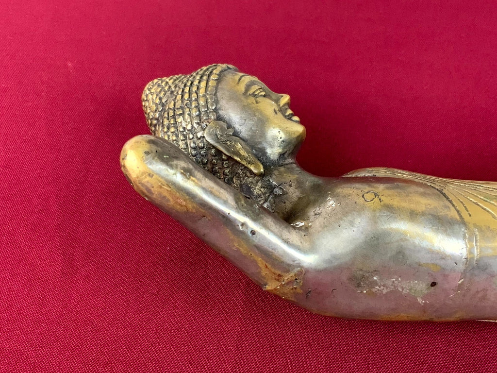 Antike Figur liegende Bodhisattva Guanyin Parinirvana Thailand 19 tes Jhdt