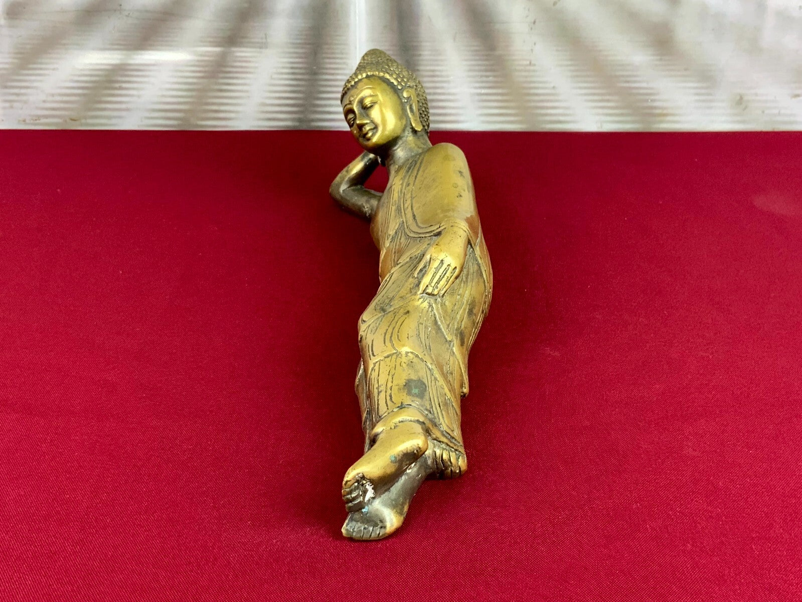 Antike Figur liegende Bodhisattva Guanyin Parinirvana Thailand 19 tes Jhdt