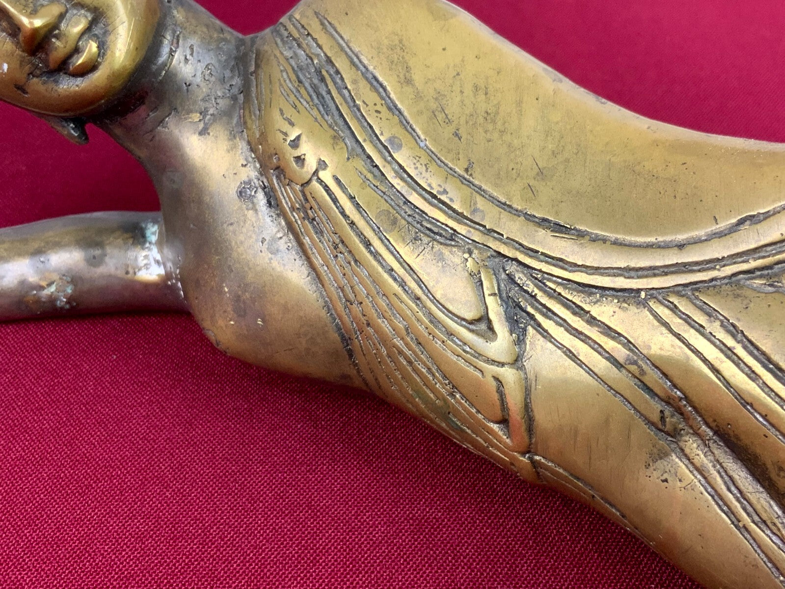 Antike Figur liegende Bodhisattva Guanyin Parinirvana Thailand 19 tes Jhdt