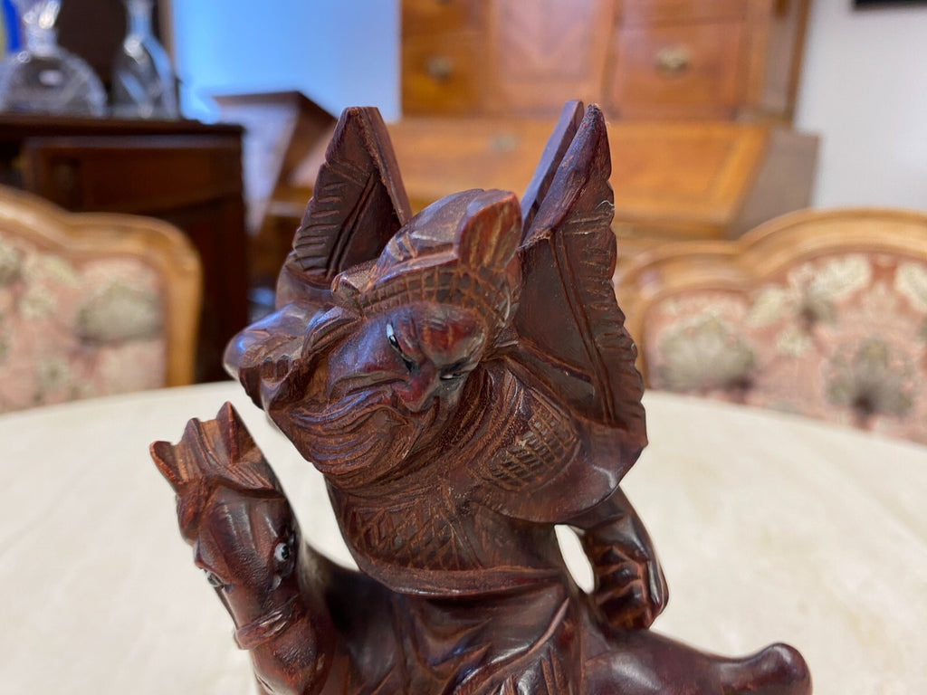 China Skulptur aus Holz Mann auf Pferd 21cm hoch