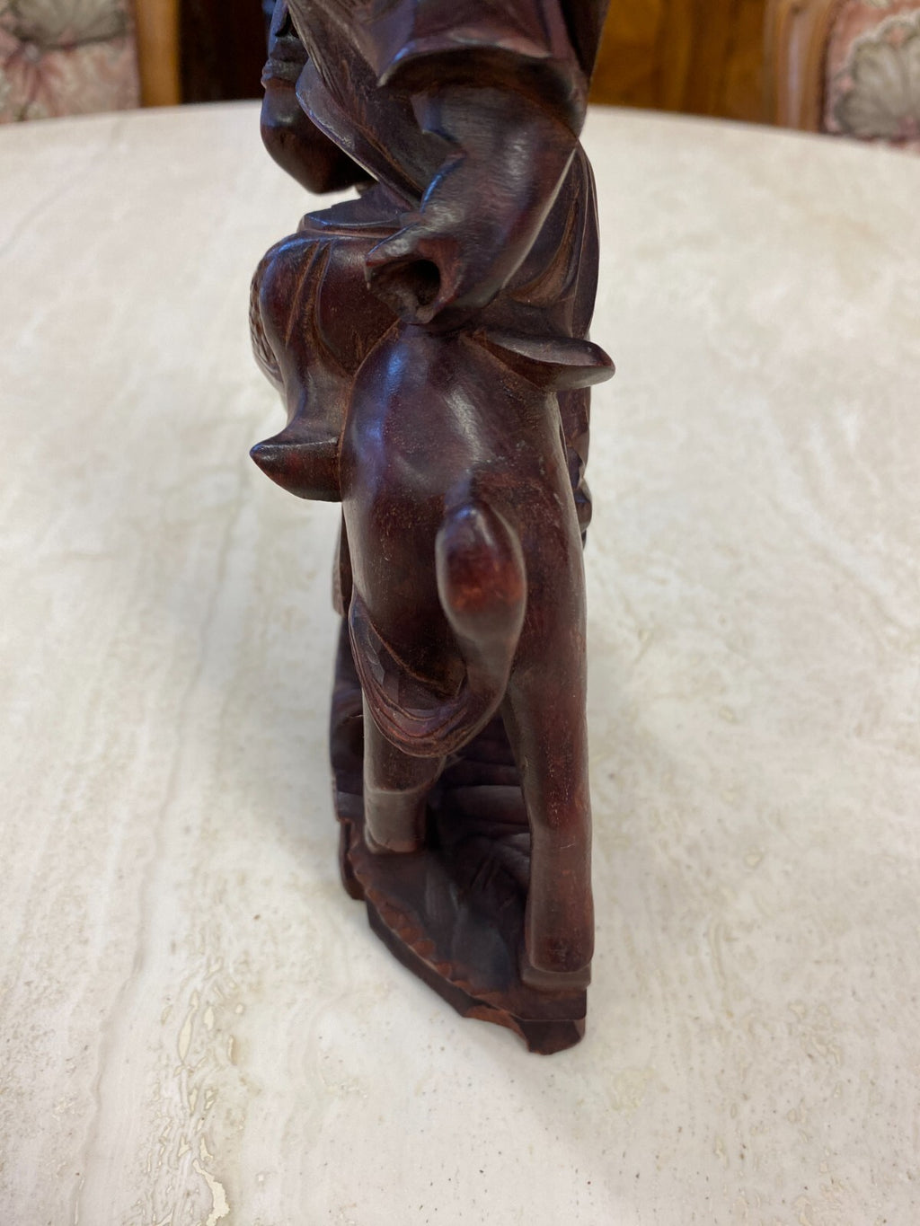 China Skulptur aus Holz Mann auf Pferd 21cm hoch