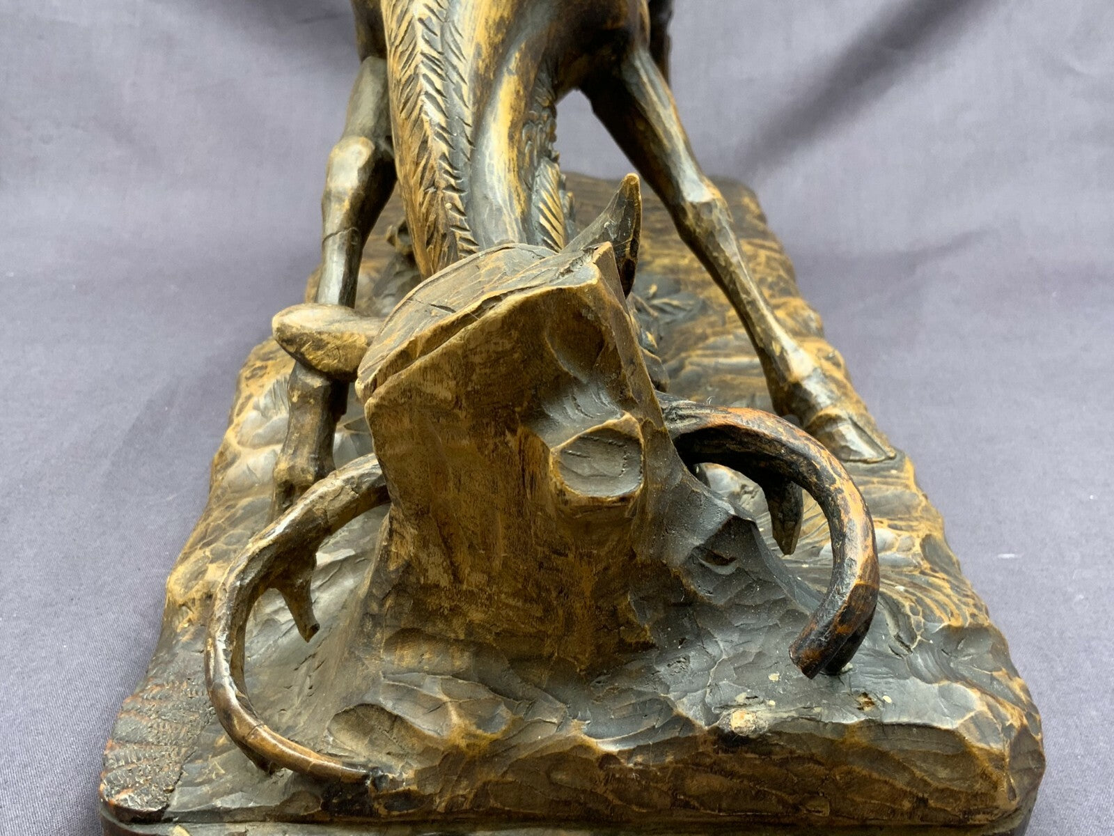 Tirol Skulptur Hirsch Figur aus Holz antik 19-tes Jhdt Monogrammiert