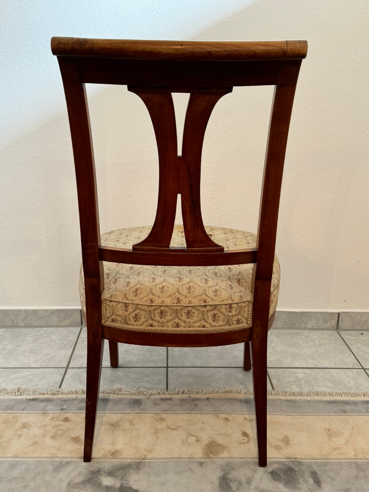 Antiker Biedermeier Stuhl um 1860 Nussbaum