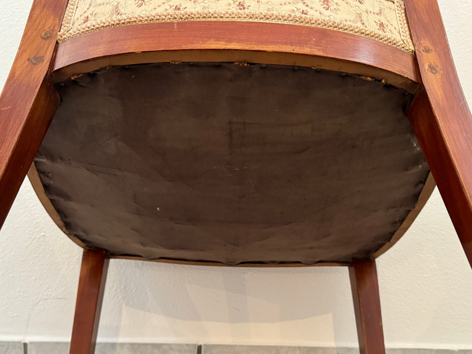 Antiker Biedermeier Stuhl um 1860 Nussbaum