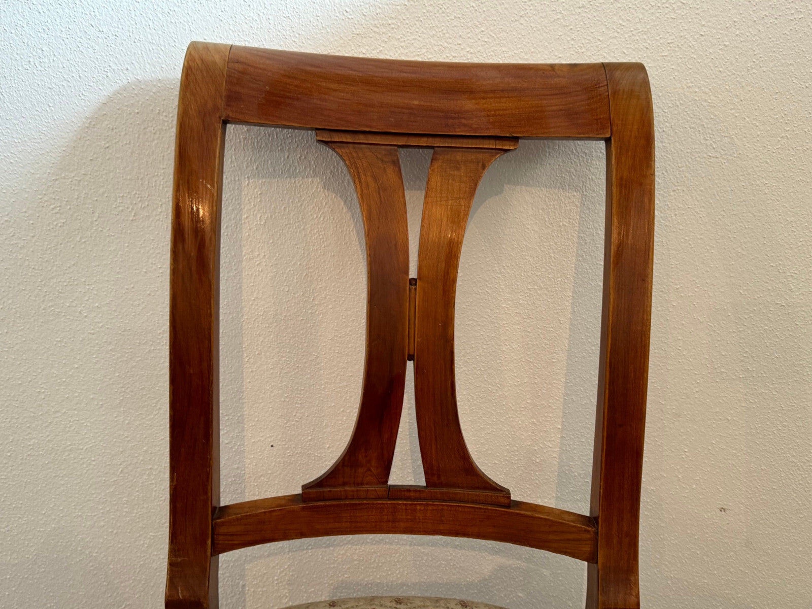 Antiker Biedermeier Stuhl um 1860 Nussbaum