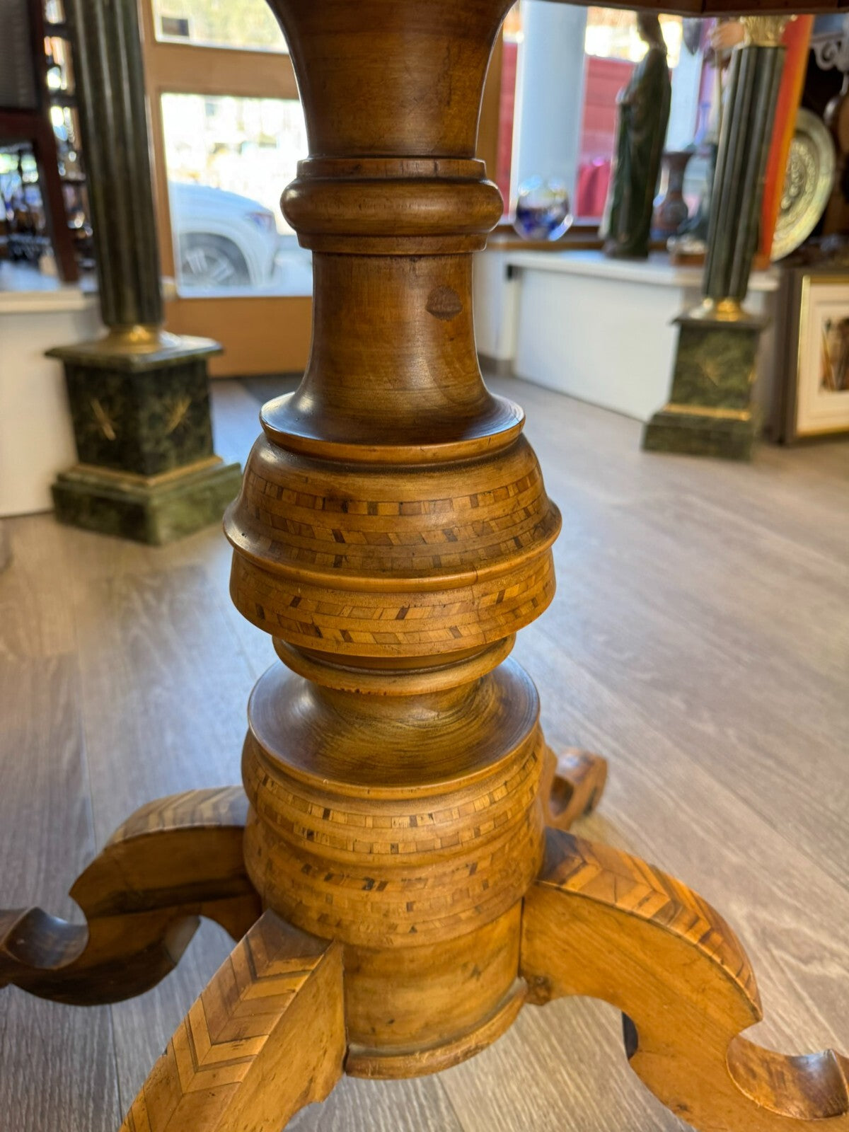 Antiker Beistelltisch Italien um 1850 Nussbaum Marketerie Intarsienbilder