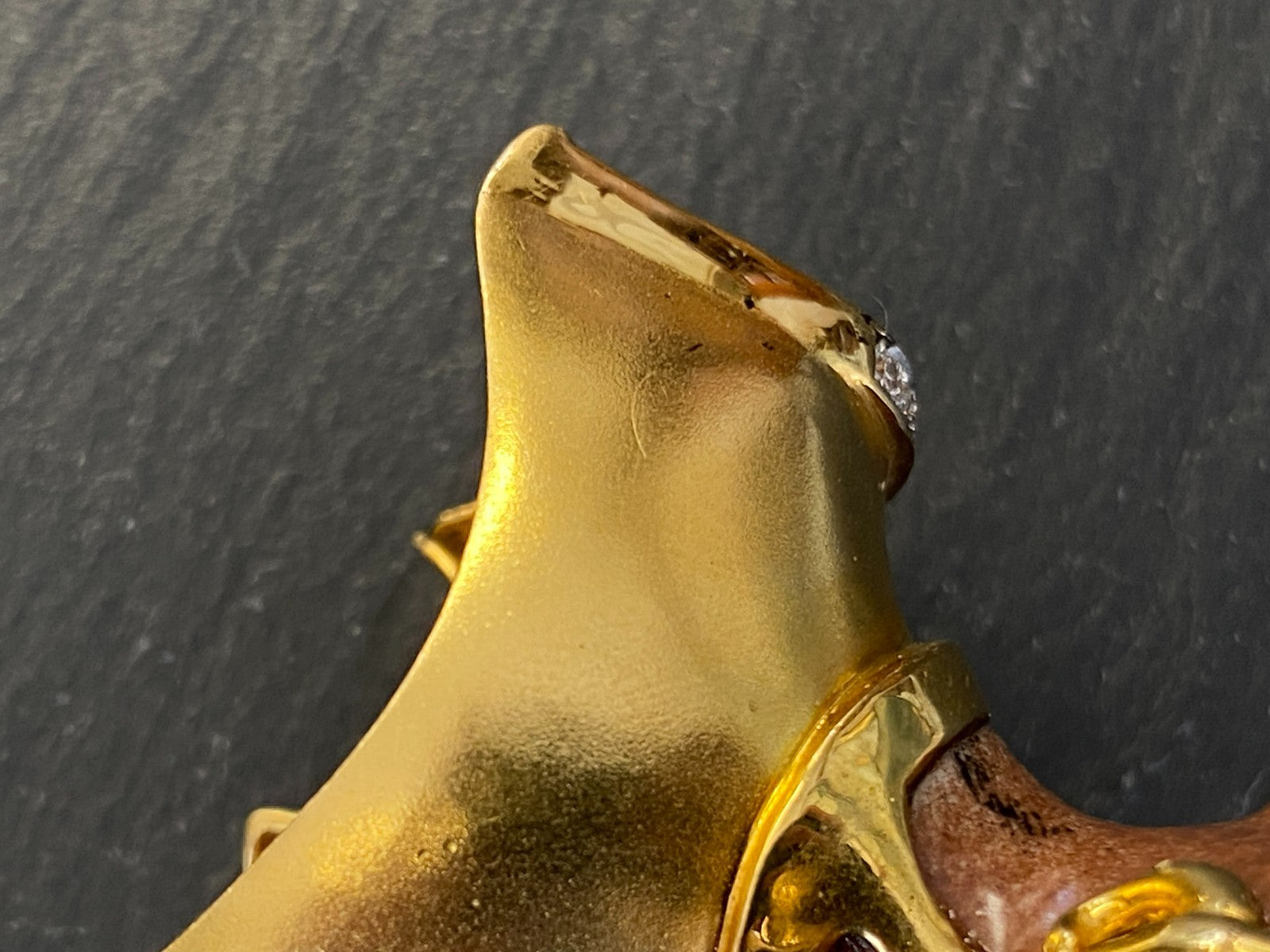 Kati Zorn Anhänger aus Porzellan 18K Goldfassung Diamanten 0.44ct Saphire Rubine
