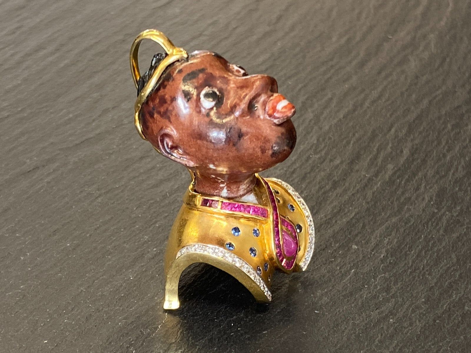 Kati Zorn Anhänger aus Porzellan 18K Goldfassung Diamanten 0.44ct Saphire Rubine
