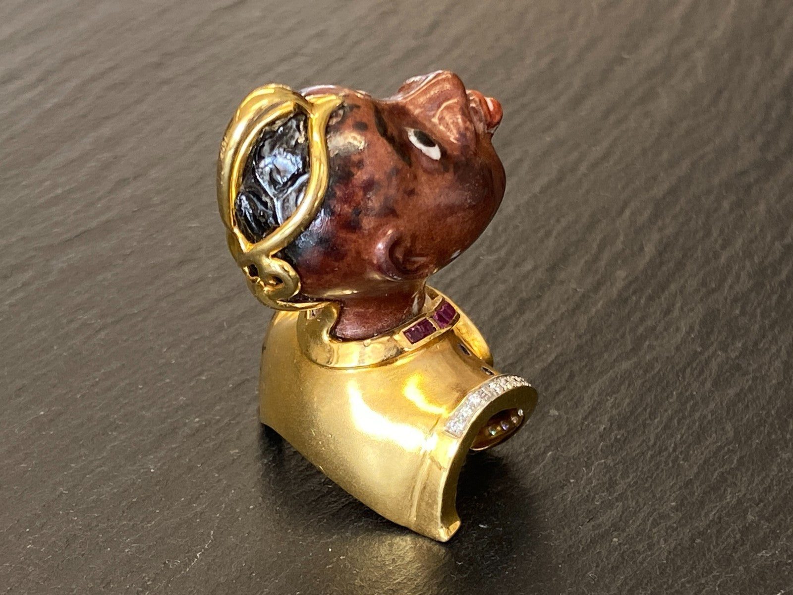 Kati Zorn Anhänger aus Porzellan 18K Goldfassung Diamanten 0.44ct Saphire Rubine