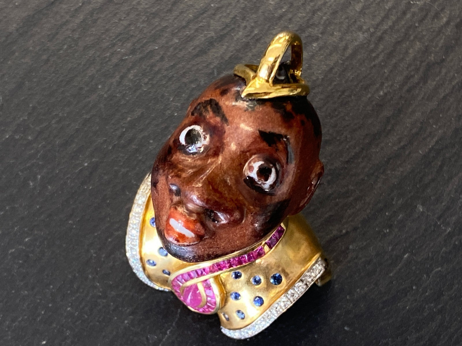 Kati Zorn Anhänger aus Porzellan 18K Goldfassung Diamanten 0.44ct Saphire Rubine