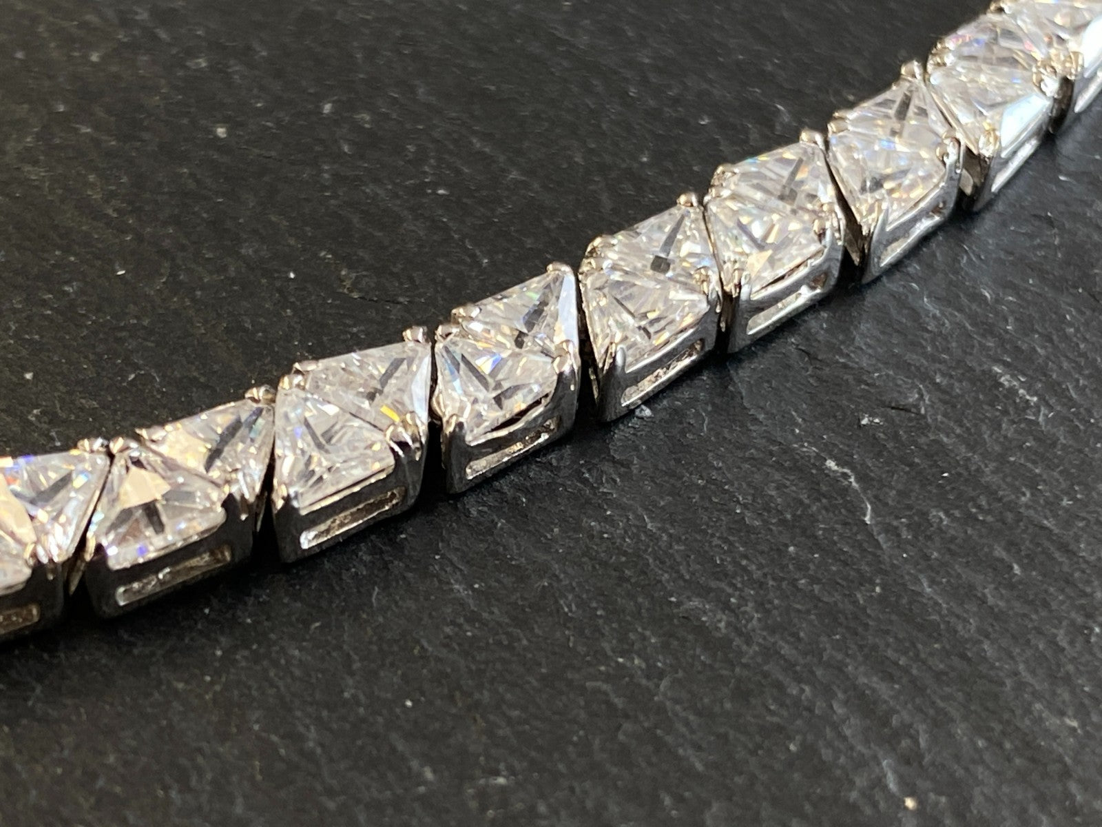 Elegante Halskette aus Sterling Silber 925 mit Glas Brillanten