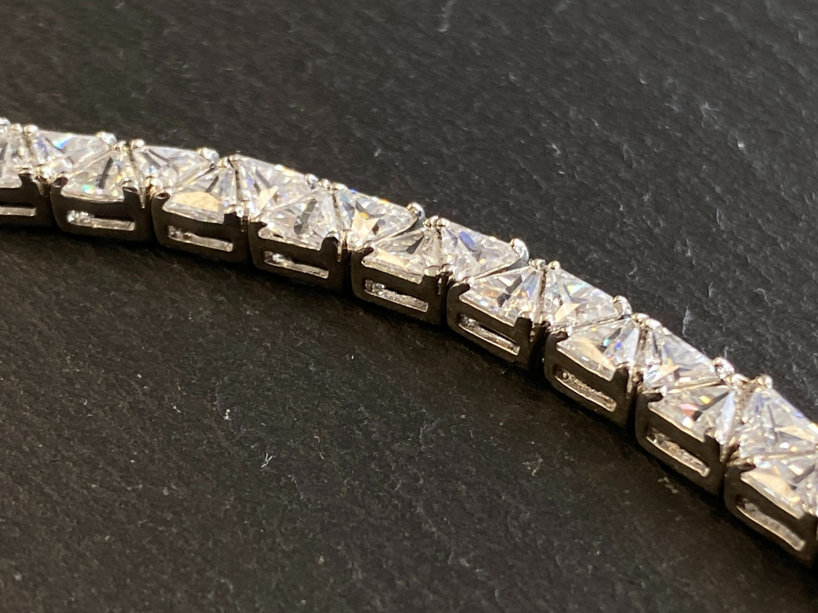 Elegante Halskette aus Sterling Silber 925 mit Glas Brillanten