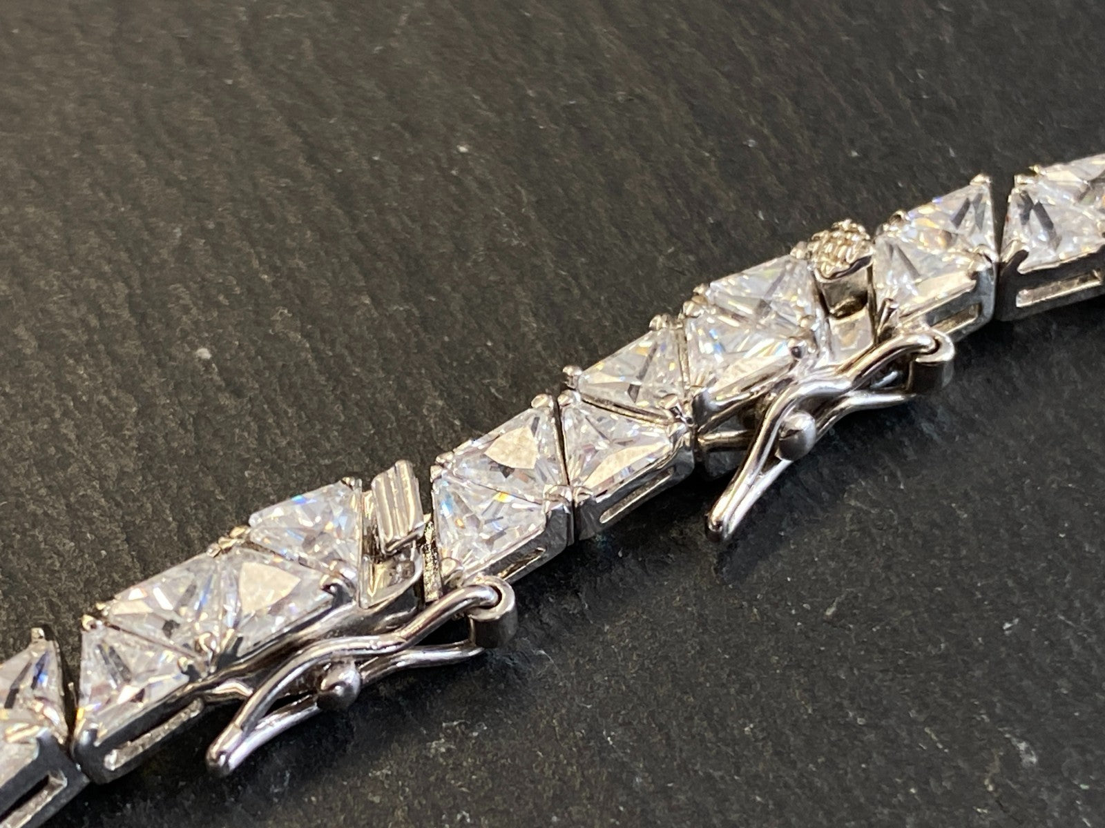 Elegante Halskette aus Sterling Silber 925 mit Glas Brillanten