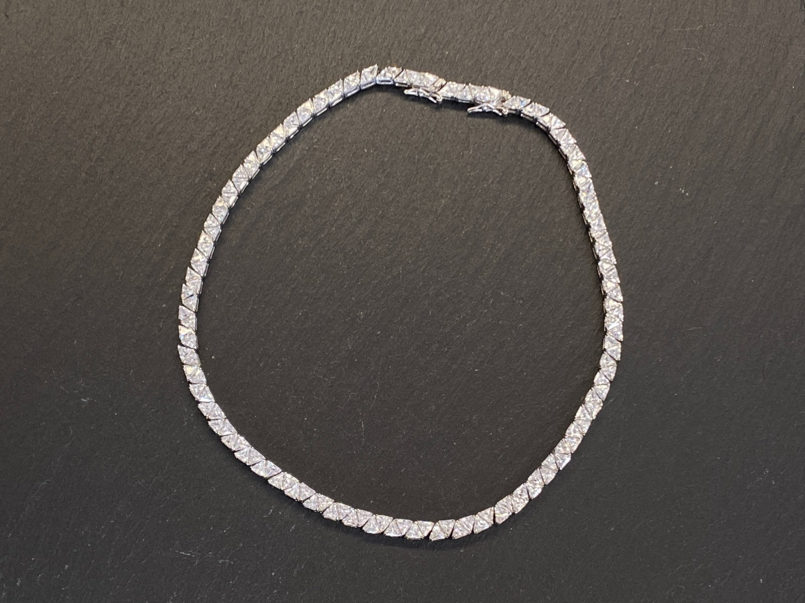 Elegante Halskette aus Sterling Silber 925 mit Glas Brillanten