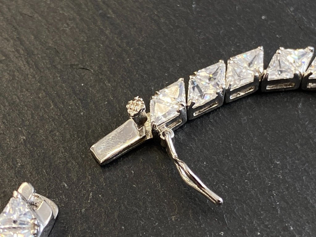 Elegante Halskette aus Sterling Silber 925 mit Glas Brillanten