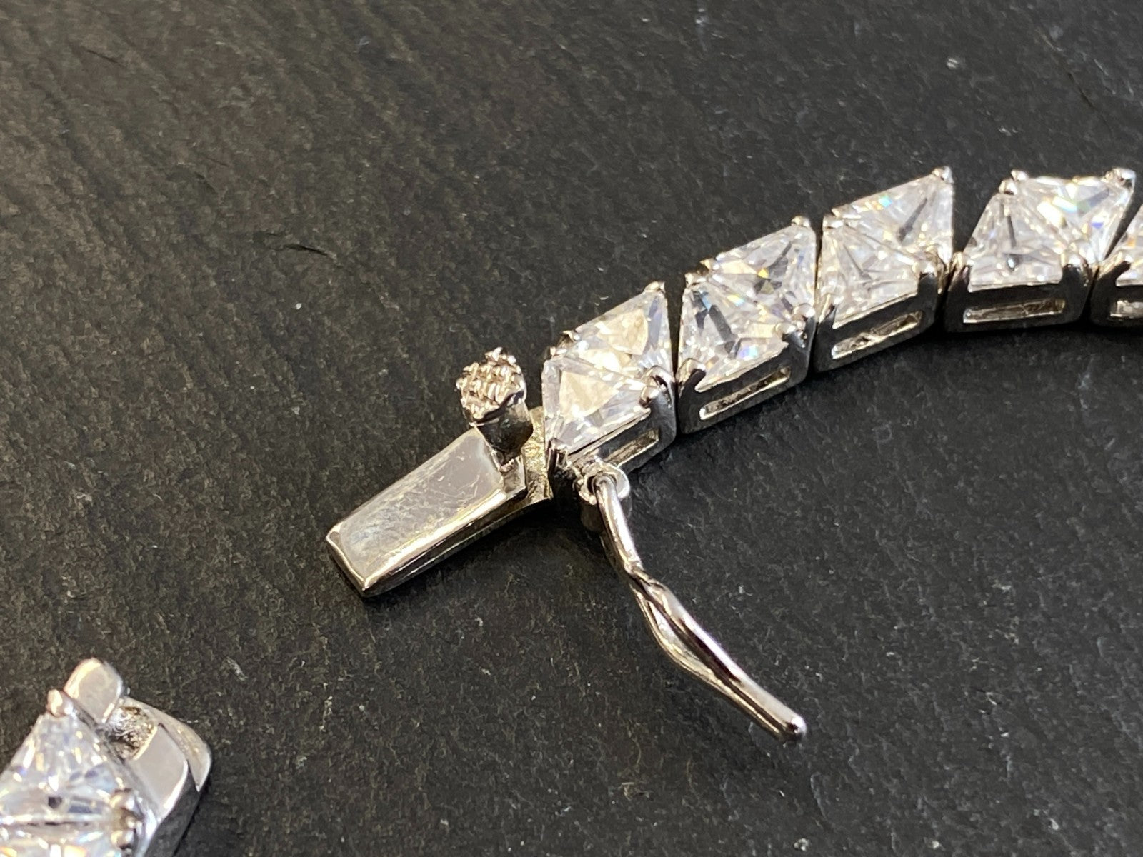 Elegante Halskette aus Sterling Silber 925 mit Glas Brillanten