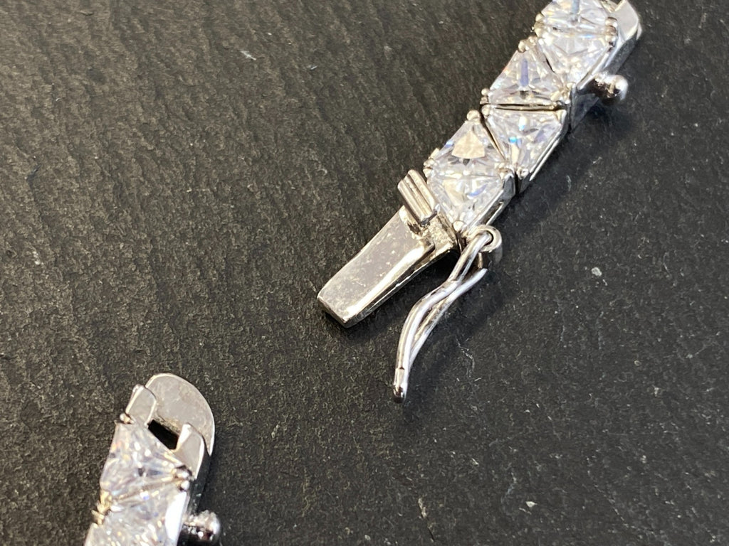 Elegante Halskette aus Sterling Silber 925 mit Glas Brillanten