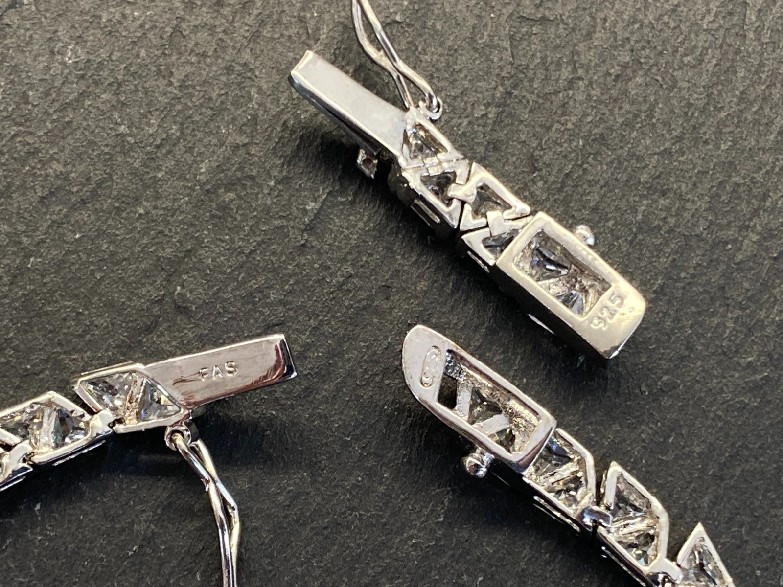 Elegante Halskette aus Sterling Silber 925 mit Glas Brillanten