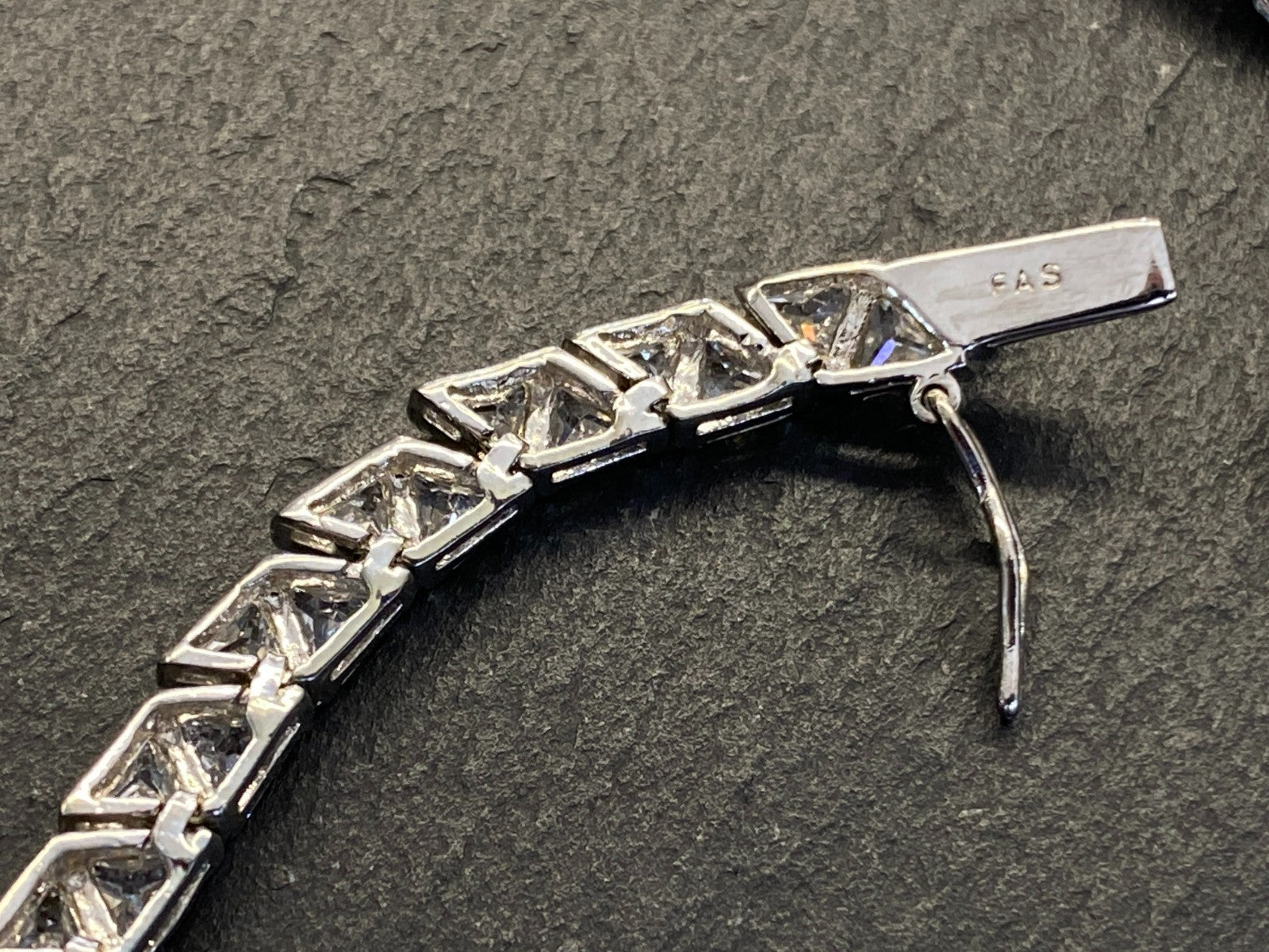 Elegante Halskette aus Sterling Silber 925 mit Glas Brillanten