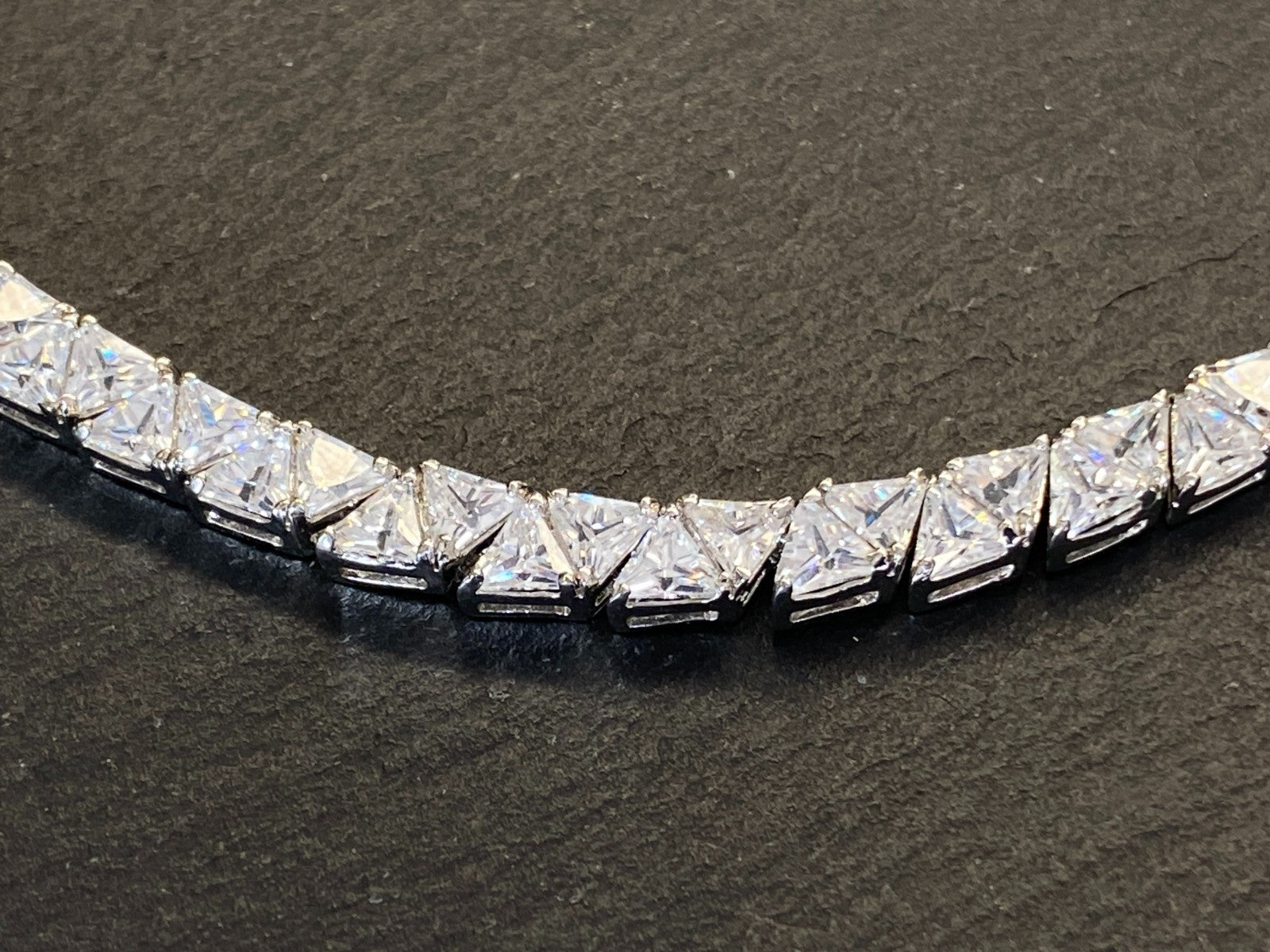 Elegante Halskette aus Sterling Silber 925 mit Glas Brillanten