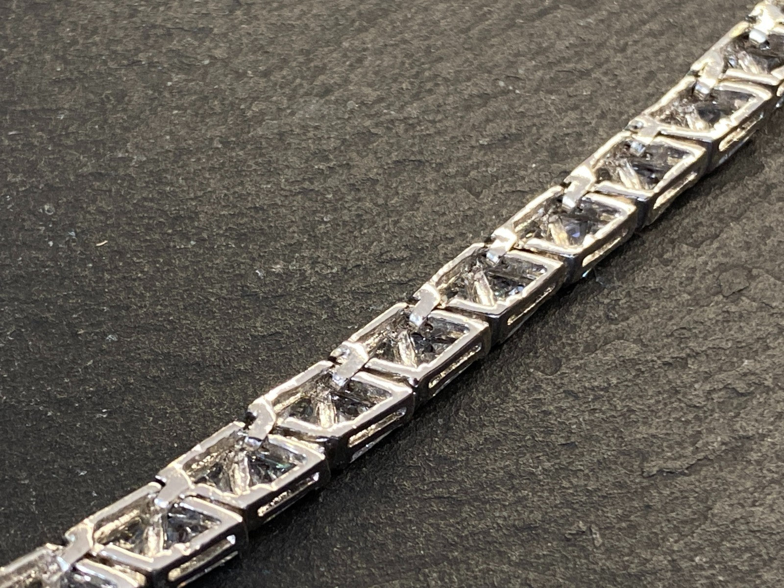 Elegante Halskette aus Sterling Silber 925 mit Glas Brillanten