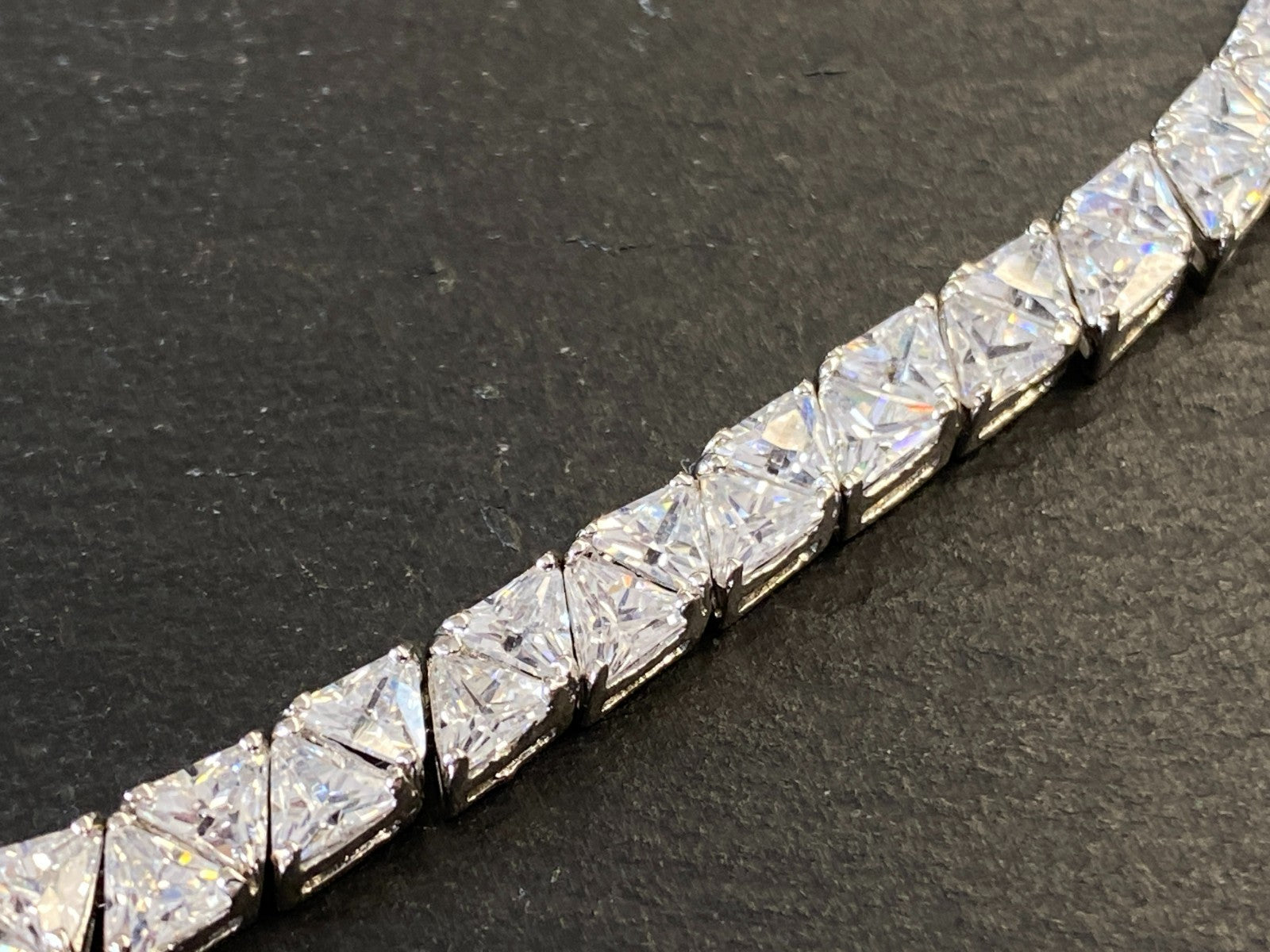 Elegante Halskette aus Sterling Silber 925 mit Glas Brillanten