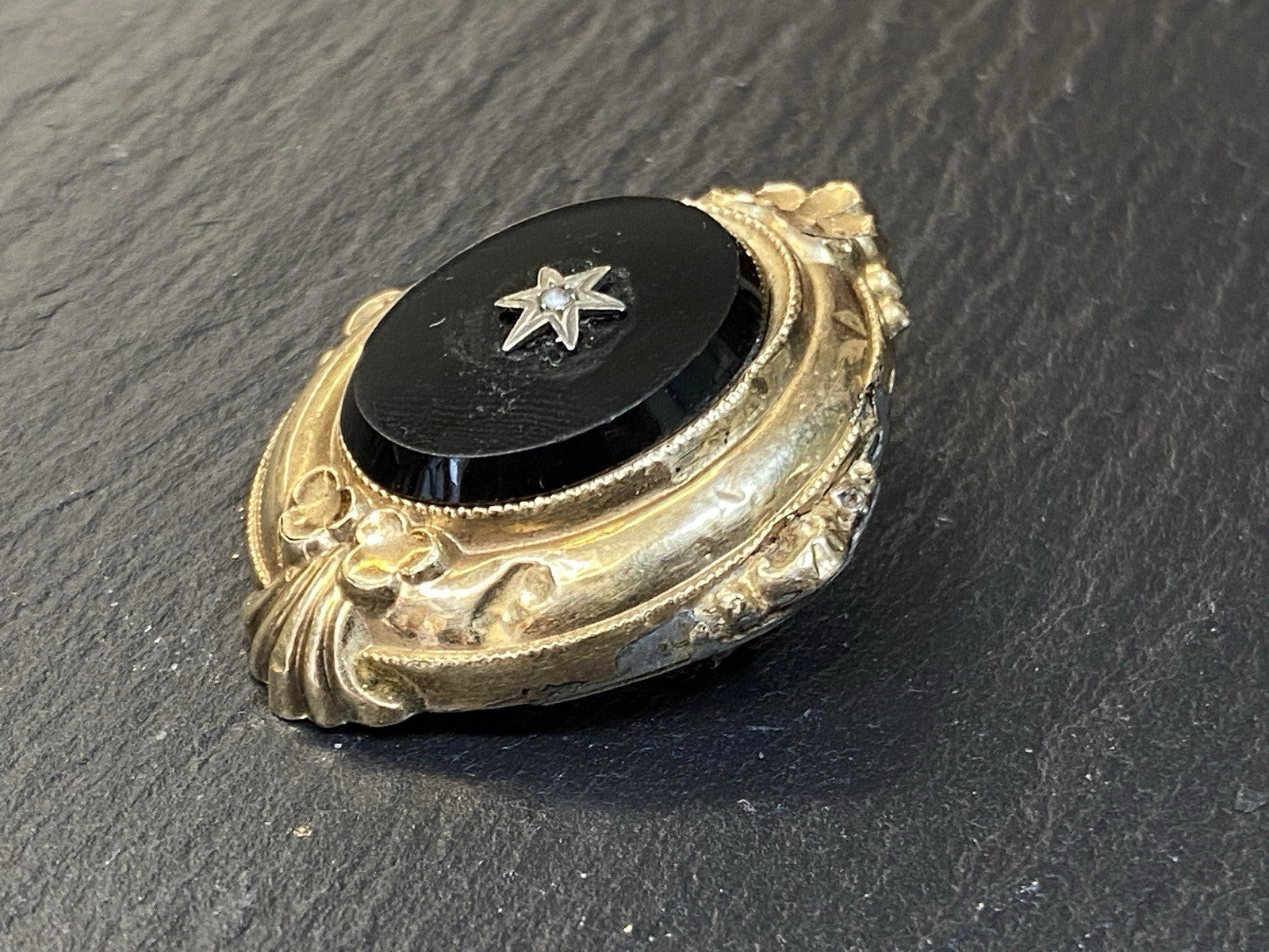 Biedermeier Brosche Onyx Perle Altgelötet Silber vergoldet