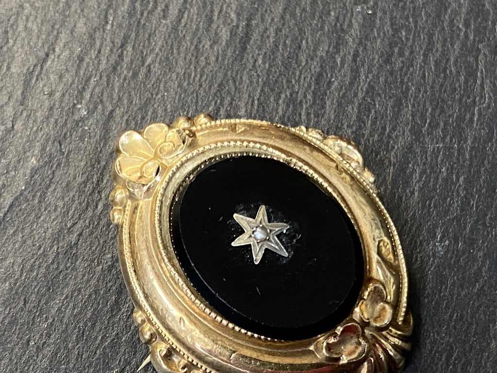 Biedermeier Brosche Onyx Perle Altgelötet Silber vergoldet