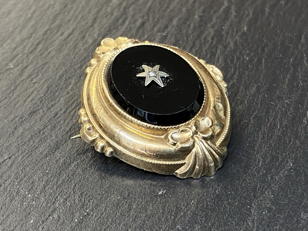 Biedermeier Brosche Onyx Perle Altgelötet Silber vergoldet