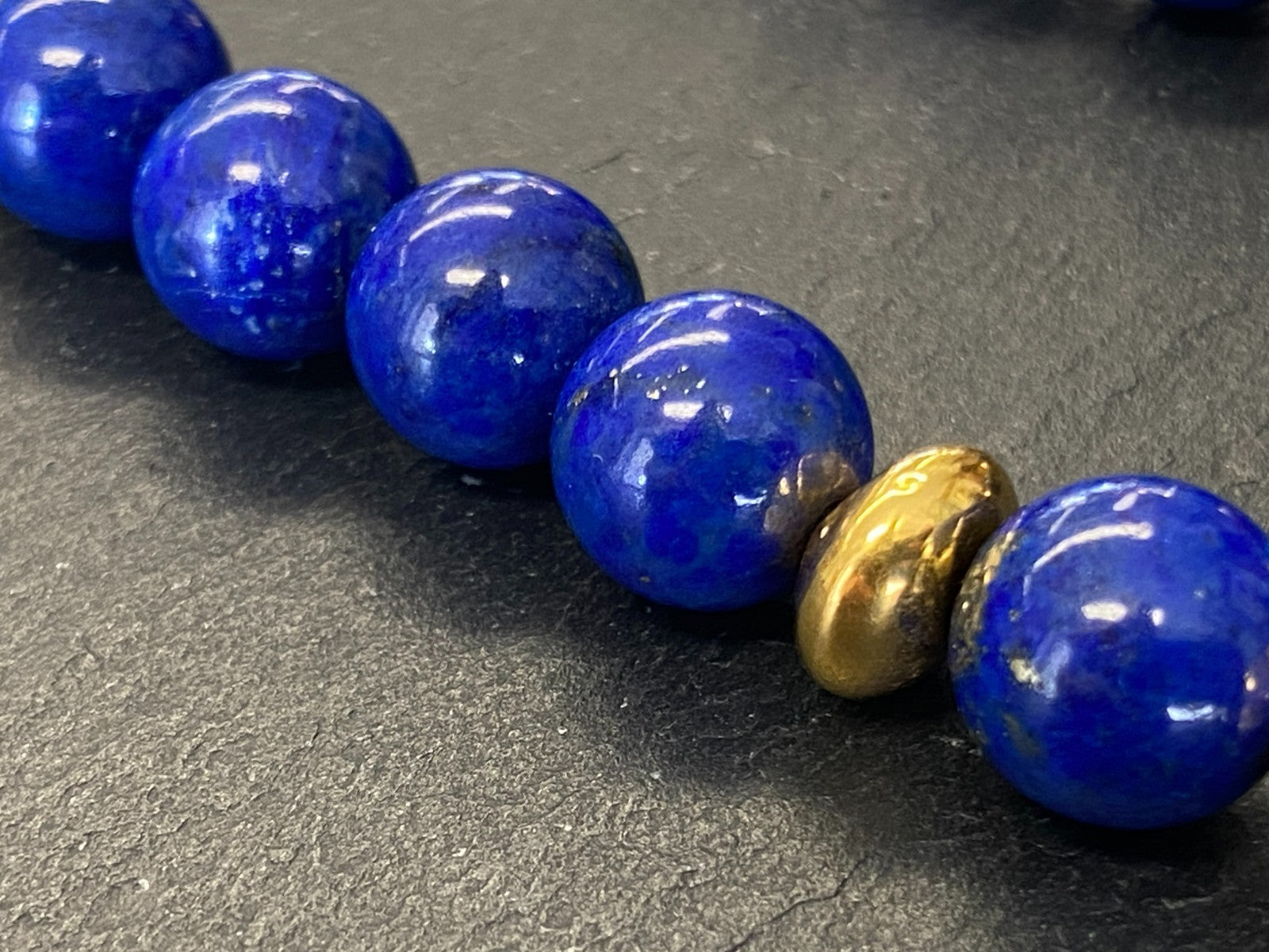 Massive Halskette aus Lapis Lazuli Perlen mit 1,2cm Durchmesser