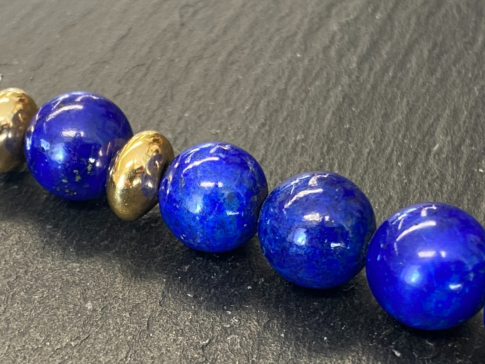 Massive Halskette aus Lapis Lazuli Perlen mit 1,2cm Durchmesser