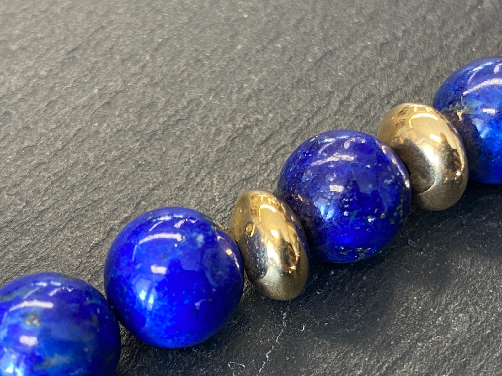 Massive Halskette aus Lapis Lazuli Perlen mit 1,2cm Durchmesser