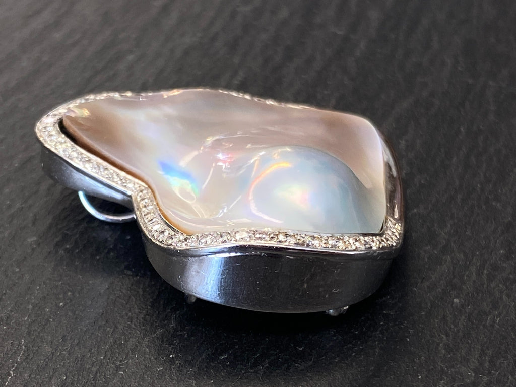 5200,- Nina grosse Brosche Anhänger Mabeperle Weissgold 18K Diamanten 0,6ct
