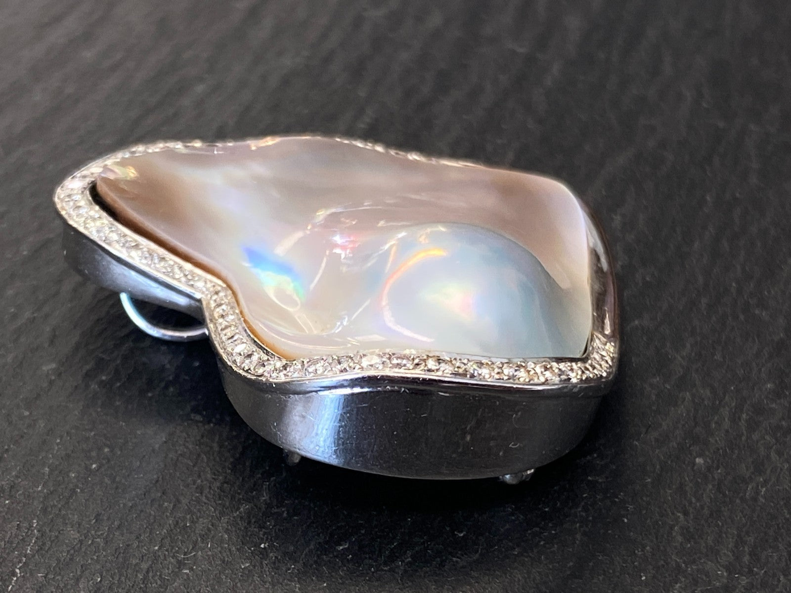 5200,- Nina grosse Brosche Anhänger Mabeperle Weissgold 18K Diamanten 0,6ct
