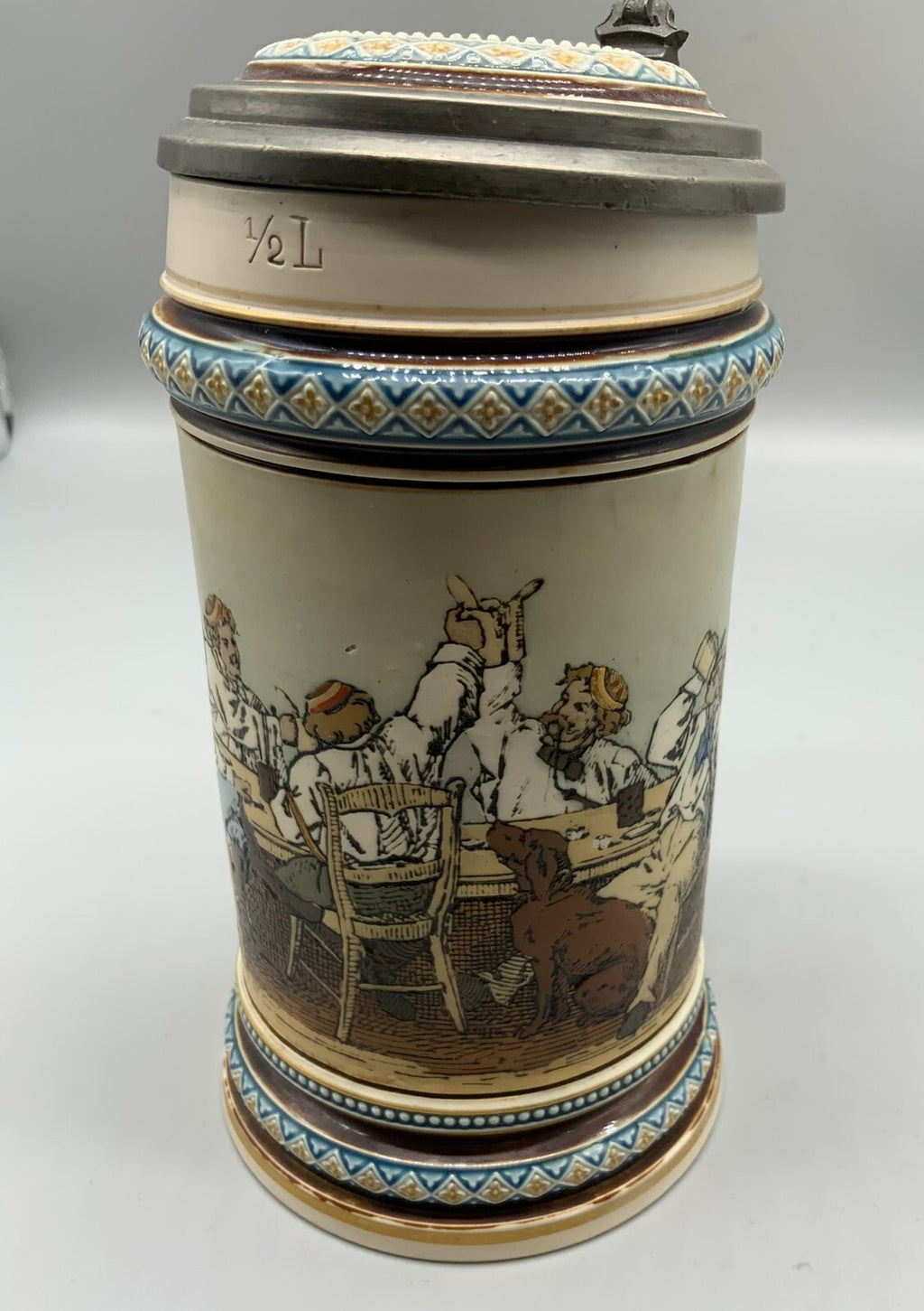 Antiker Krug Steingut Mettlach Villeroy &amp; Boch Emaille Polychromie Personen