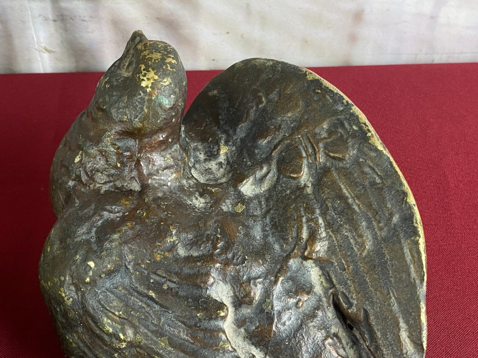 Paar antike Bronze Figuren Tauben Neapel um 1890 Skulpturen für das Ehebett