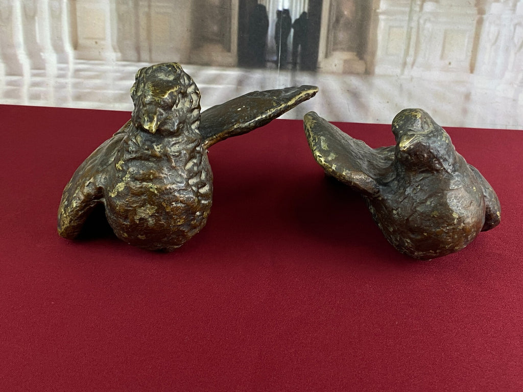 Paar antike Bronze Figuren Tauben Neapel um 1890 Skulpturen für das Ehebett