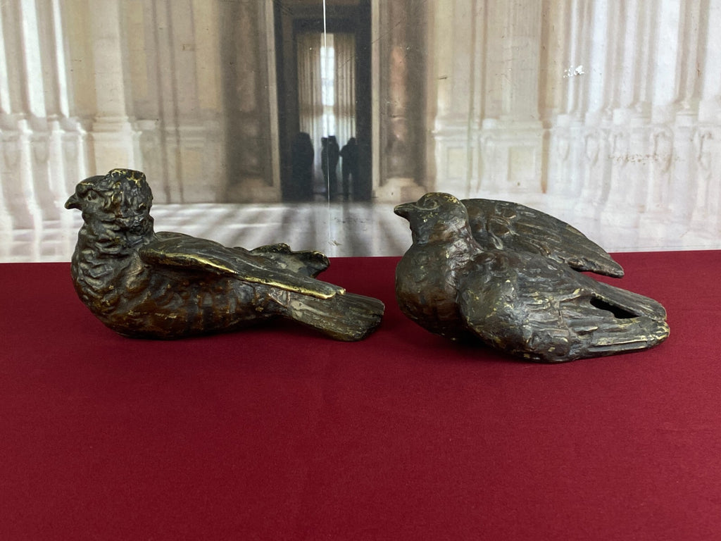 Paar antike Bronze Figuren Tauben Neapel um 1890 Skulpturen für das Ehebett