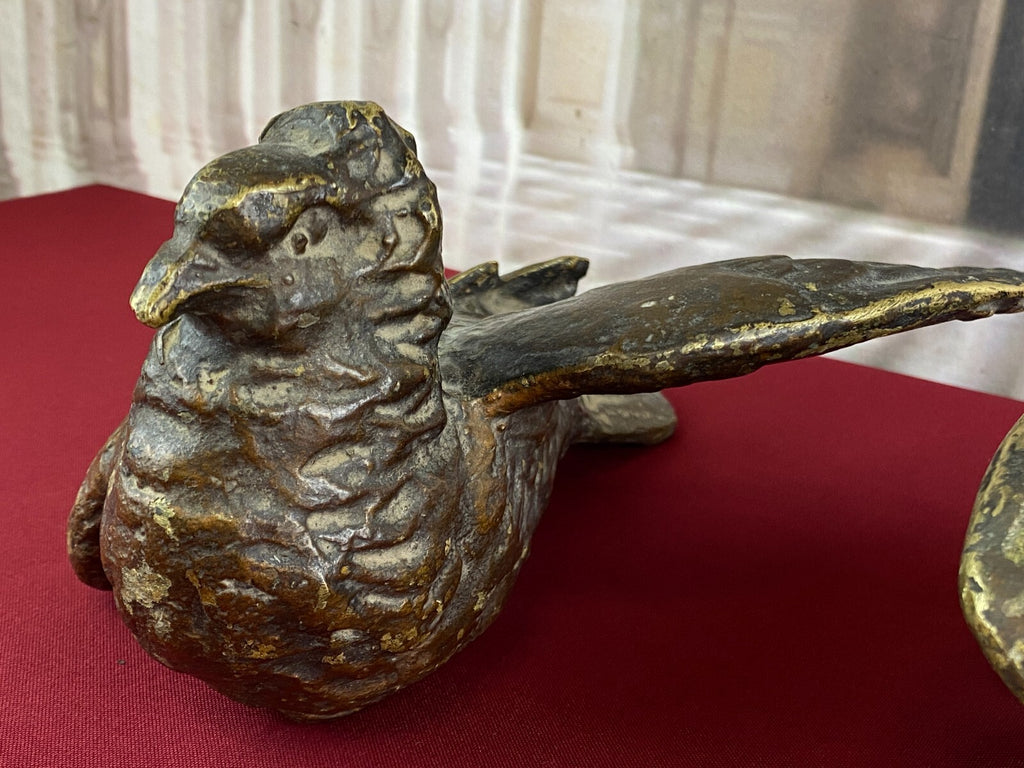 Paar antike Bronze Figuren Tauben Neapel um 1890 Skulpturen für das Ehebett