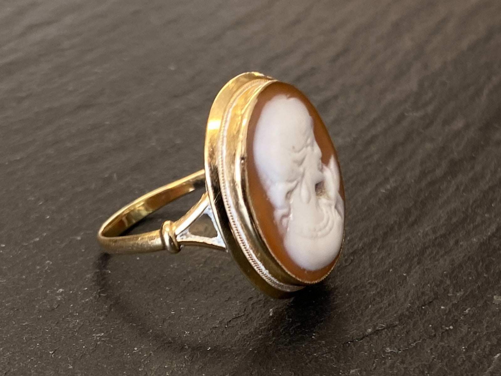 Alter Ring mit Gemme Grösse 60 Gelbgold 14kt Camee Ring Siegelring