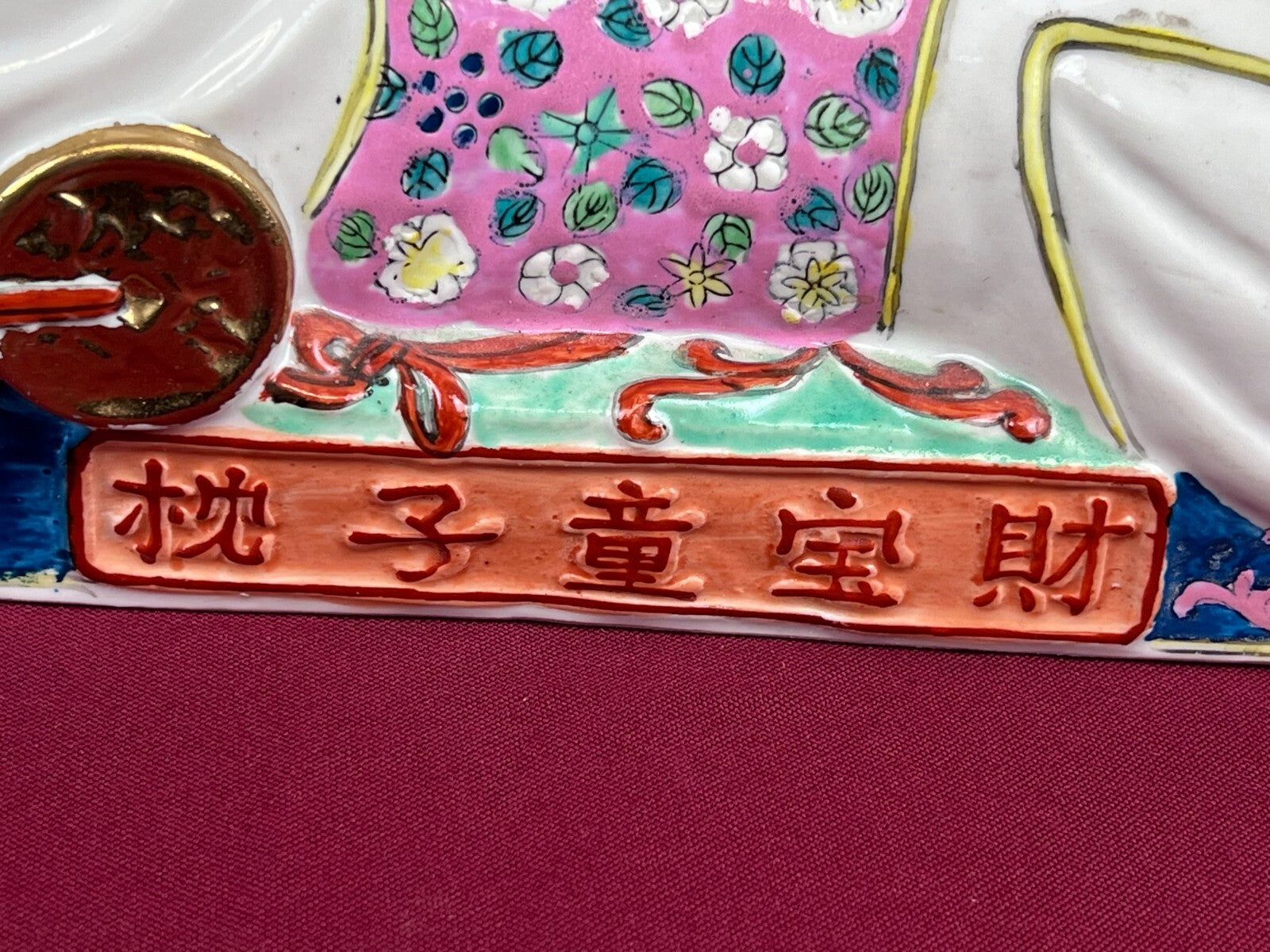 Paar Kopfkissen aus Porzellan Kopfstützen China handbemalt Famille Rose